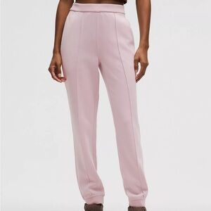 Lululemon Scuba Jogger Porcelain Pink Size 6
